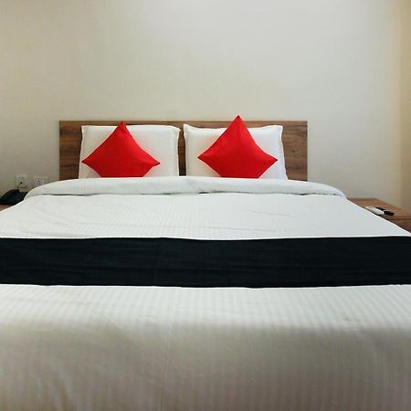 Capital O Sri Suprabhat Grand Near Kachiguda Railway Station Haïdarabad Extérieur photo
