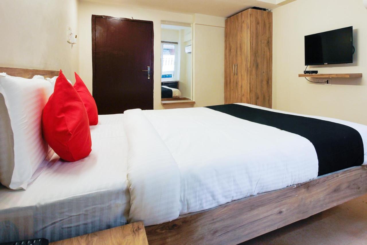 Capital O Sri Suprabhat Grand Near Kachiguda Railway Station Haïdarabad Extérieur photo
