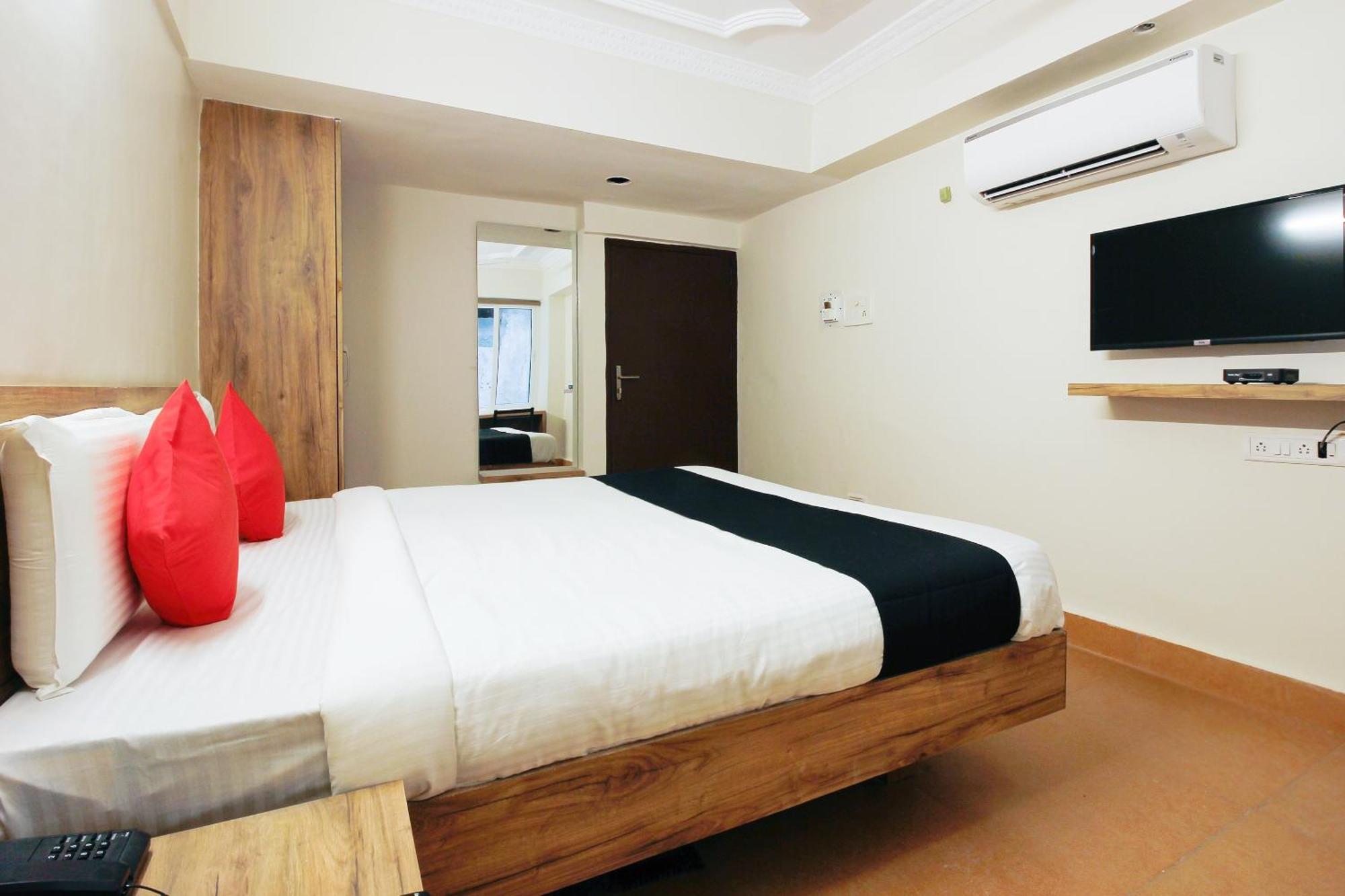 Capital O Sri Suprabhat Grand Near Kachiguda Railway Station Haïdarabad Extérieur photo
