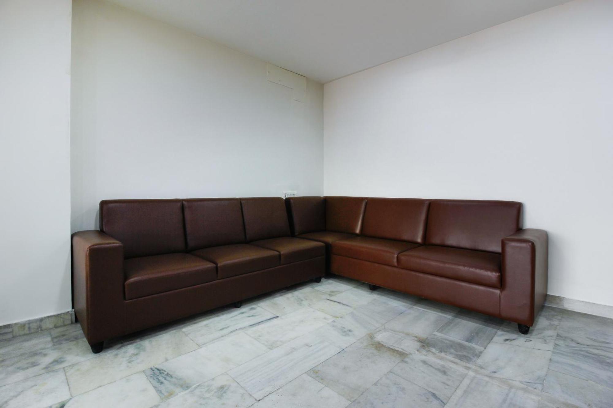 Capital O Sri Suprabhat Grand Near Kachiguda Railway Station Haïdarabad Extérieur photo