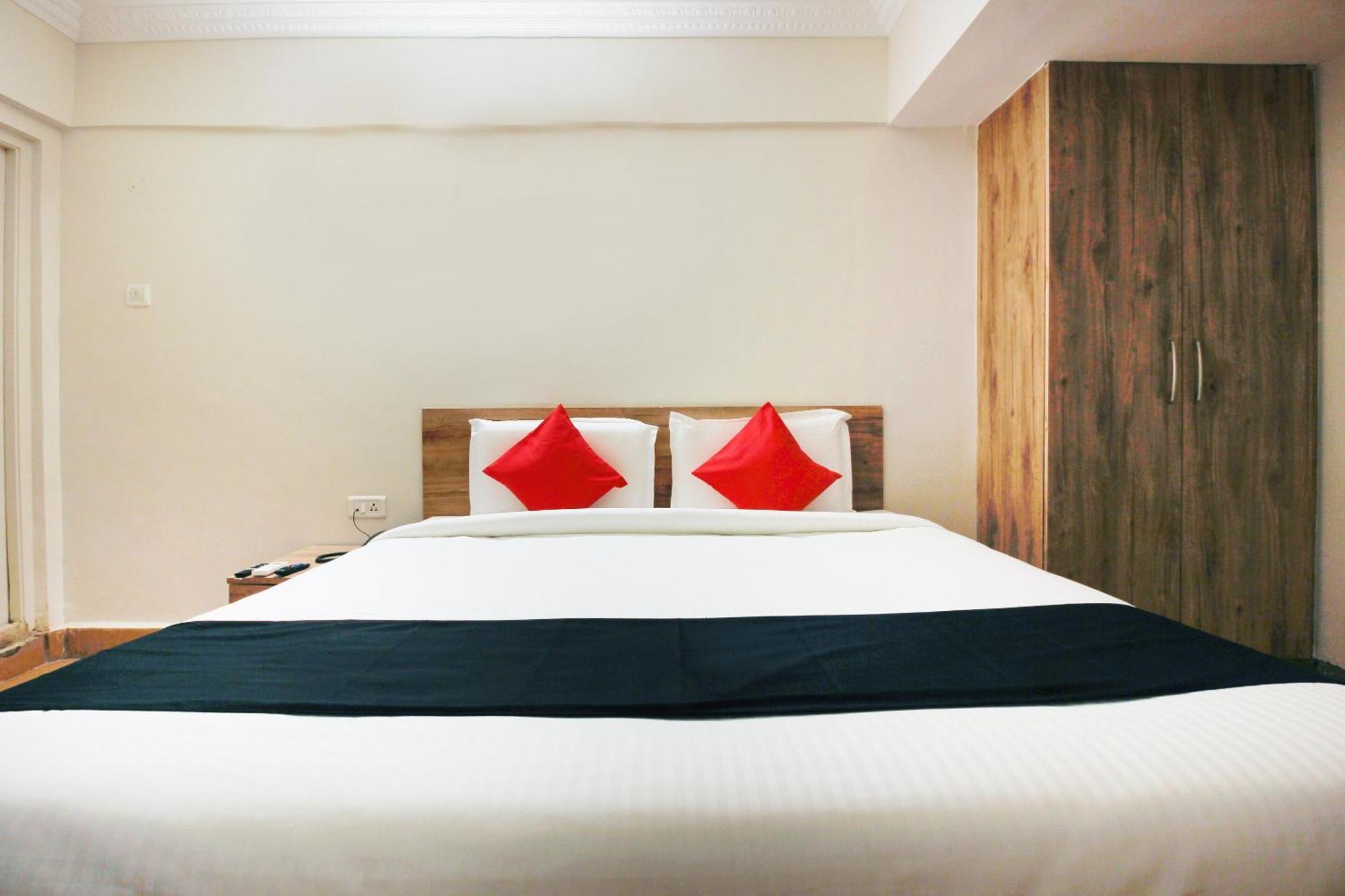 Capital O Sri Suprabhat Grand Near Kachiguda Railway Station Haïdarabad Extérieur photo