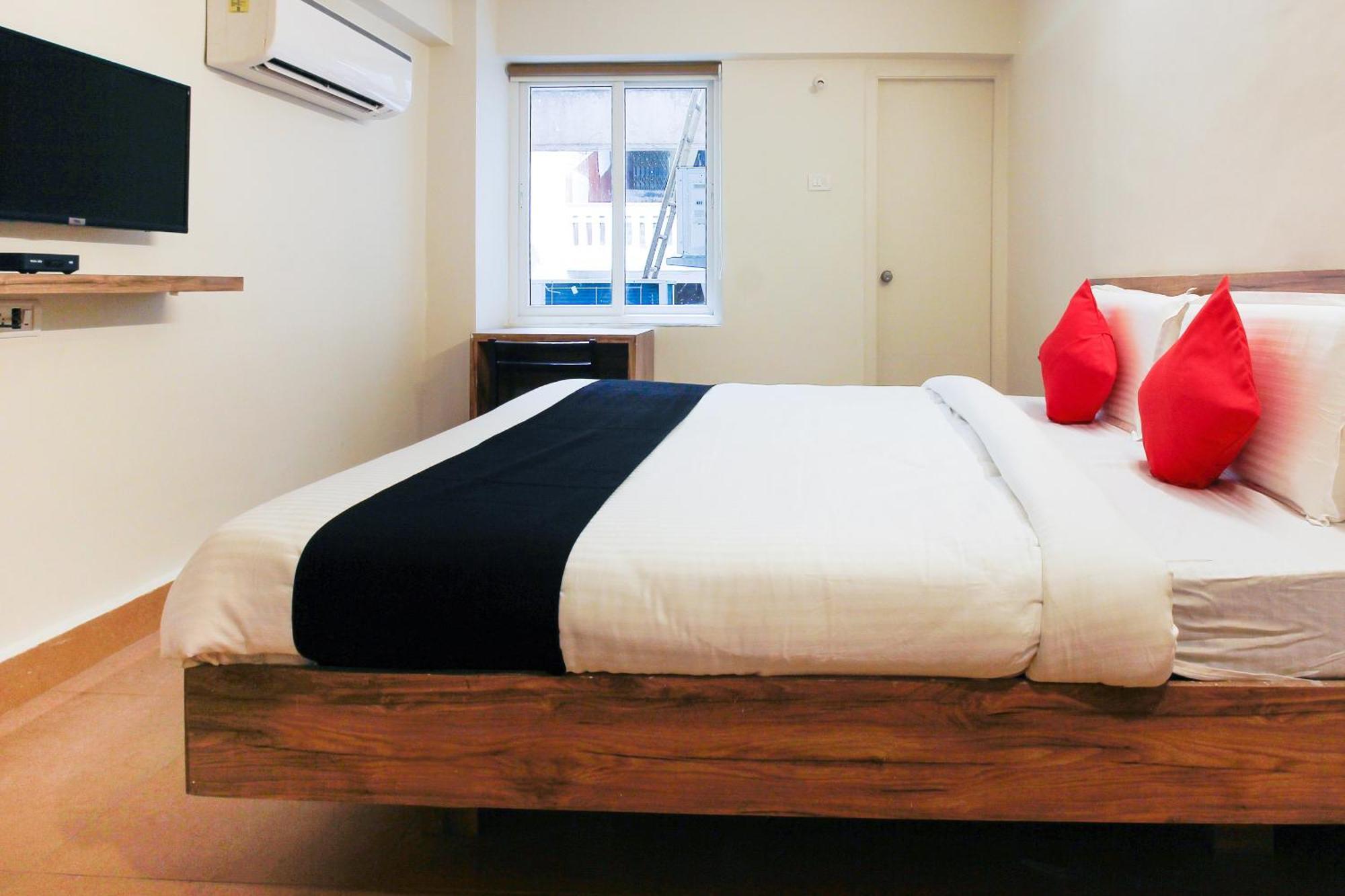 Capital O Sri Suprabhat Grand Near Kachiguda Railway Station Haïdarabad Extérieur photo