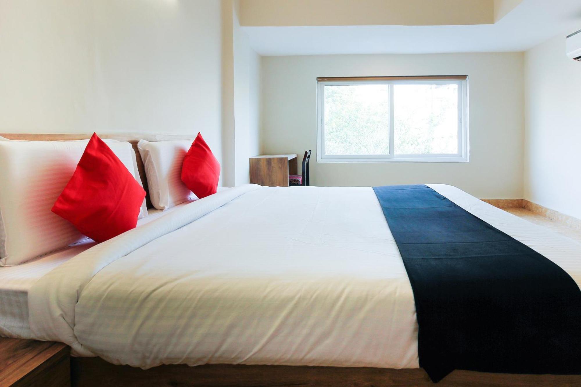Capital O Sri Suprabhat Grand Near Kachiguda Railway Station Haïdarabad Extérieur photo