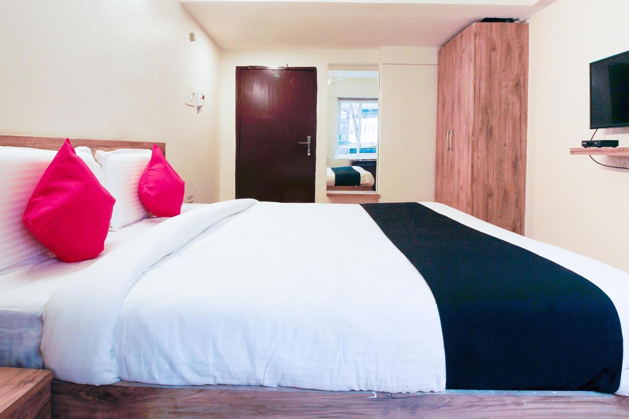 Capital O Sri Suprabhat Grand Near Kachiguda Railway Station Haïdarabad Extérieur photo