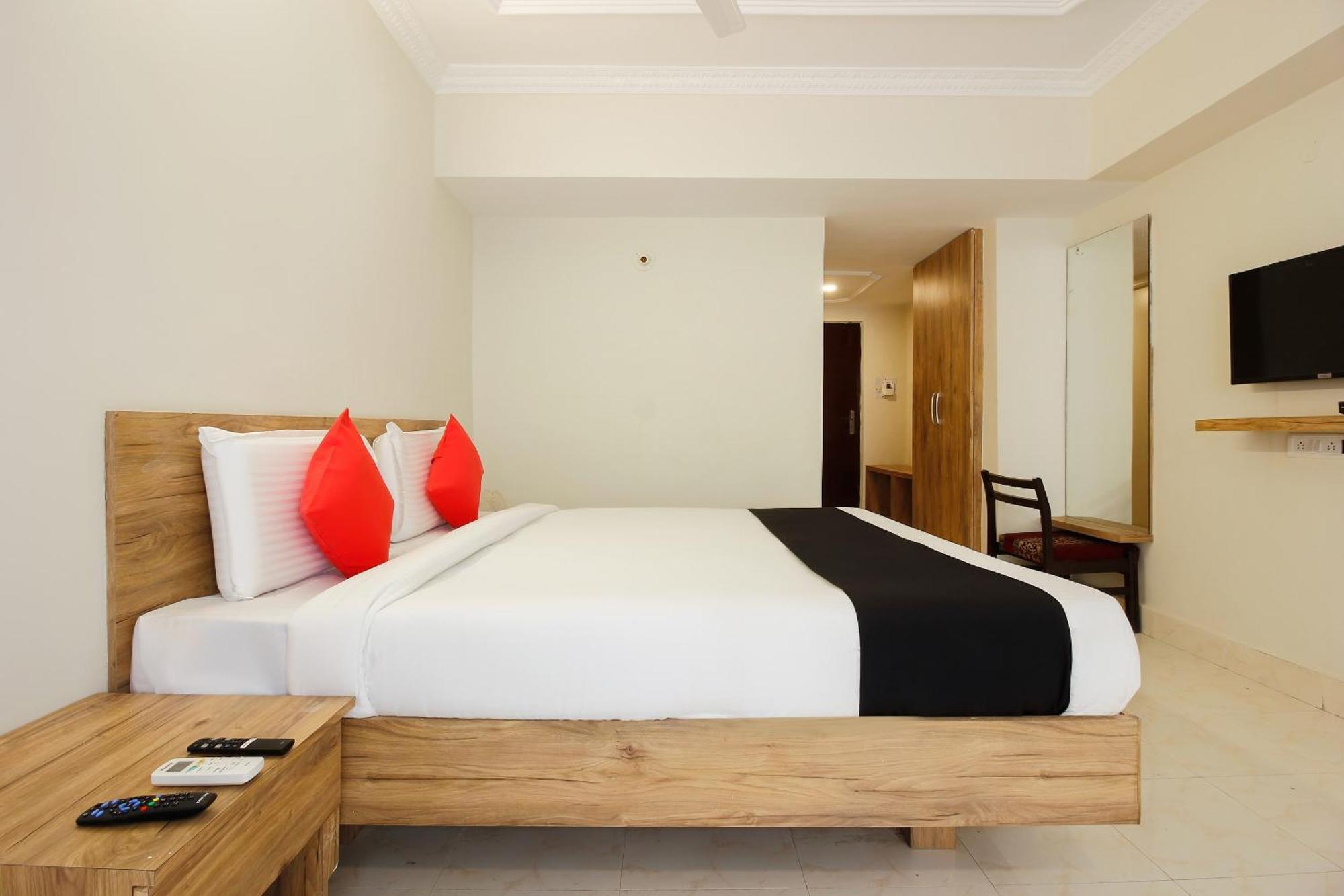 Capital O Sri Suprabhat Grand Near Kachiguda Railway Station Haïdarabad Extérieur photo
