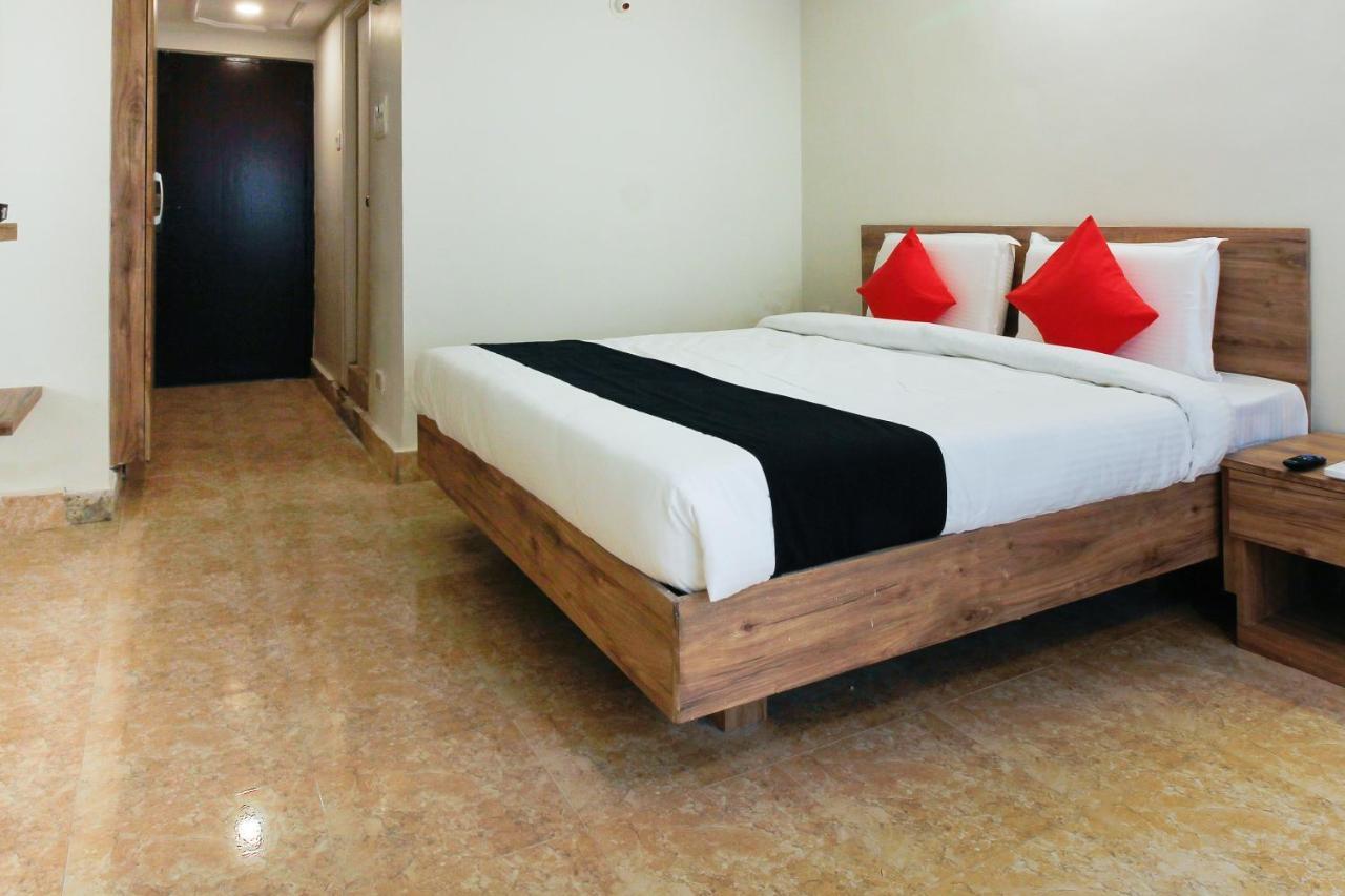 Capital O Sri Suprabhat Grand Near Kachiguda Railway Station Haïdarabad Extérieur photo
